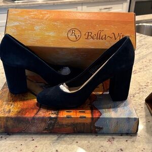 Nara …bella vita….block heel navy blue suede pump… cushion inside…